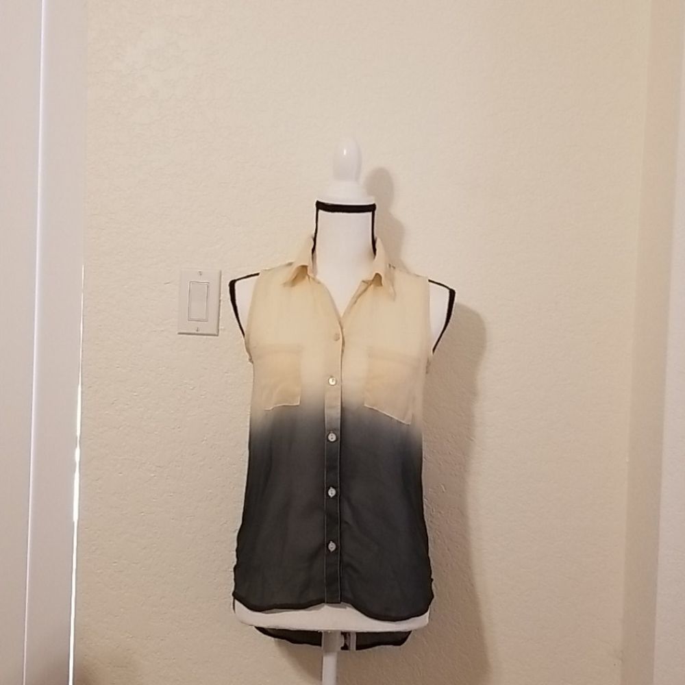 Fun & flirt sleeveless top
